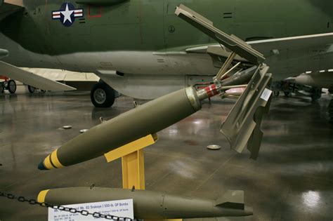 File:Mk. 81, Mk. 82 Bombs (2834533691).jpg - Wikimedia Commons