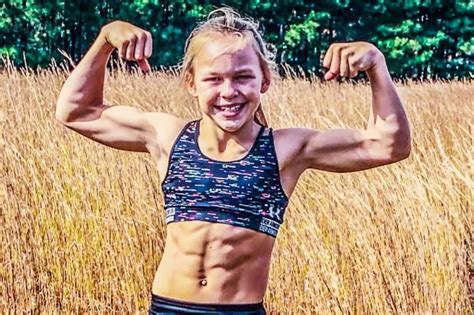 Ten-year-old girl maintains extreme six-pack by exercising for 30 hours a week - Daily Star