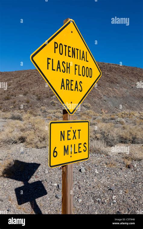 Flash floods desert hi-res stock photography and images - Alamy