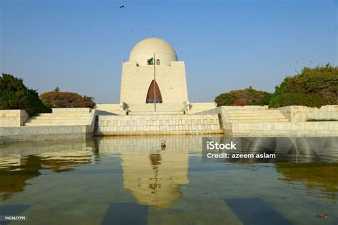 Muhammad Ali Jinnah Mausoleum Stock Photo - Download Image Now - 1960 ...