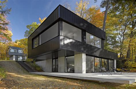 Cantilever Lake House / Birdseye Design | ArchDaily