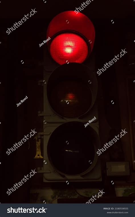 Glowing Red Traffic Light Night Stock Photo 2180559555 | Shutterstock