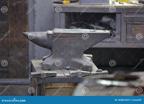 Massive Anvil for Craft Metal Forging Stock Image - Image of metalwork, iron: 165861825