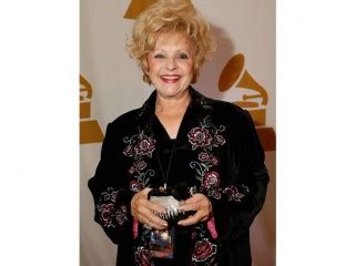 Brenda Lee biography, birth date, birth place and pictures