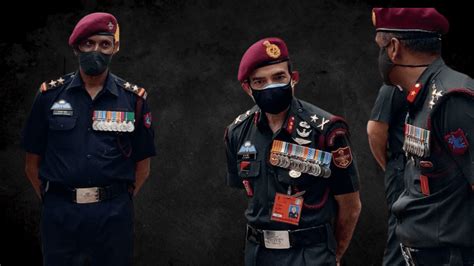 Decoding The Badges Of A PARA SF Commando, 52% OFF