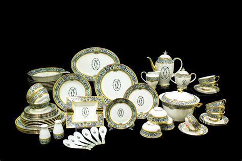 Bone China Crockery Dinner Set European Style Bone China Dinnerware Sets - Buy Dinnerware Sets ...