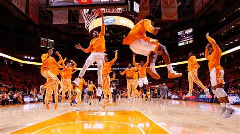 UT Vols: How Tennessee basketball pregame dunk sensation shows up in NBA