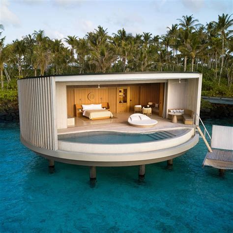 The Ritz-Carlton Maldives: Hotel in Fari Islands - STAY SOME DAYS