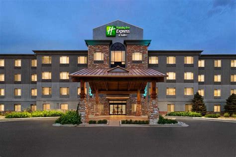 Pet-Friendly Hotels In Denver | Book from 50+ Stay Options @Best Price