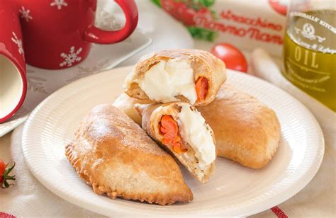 Panzerotti filled with Nonno Nanni Stracchino and tomato | Nonno Nanni