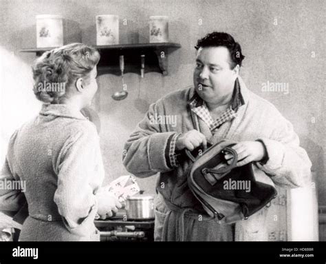 THE HONEYMOONERS, Audrey Meadows, Jackie Gleason, 1955-56 Stock Photo ...