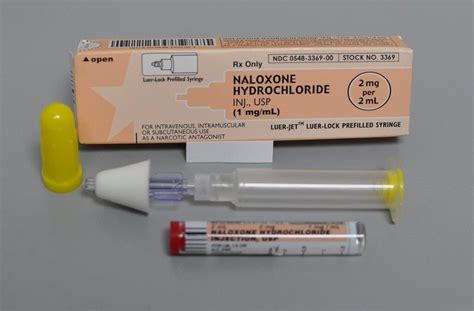 Should you carry the opioid overdose rescue drug naloxone? - Harvard Health