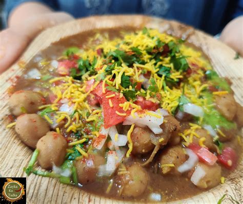 Chole Aloo Tikki Chaat | Delhi Ki Street Style Chaat - Zayka Ka Tadka