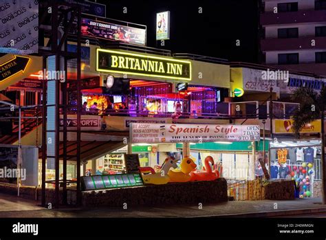 British themed bar in Playa Paraíso, Tenerife Stock Photo - Alamy