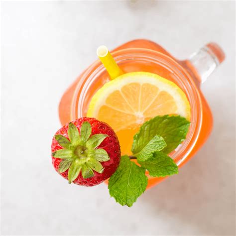 Strawberry Lemonade - Simply Made Recipes