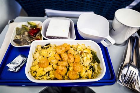 25 Crazy Facts About Airplane Food