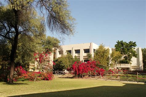 Photo Gallery | Dhirubhai Ambani Institute of Information and ...