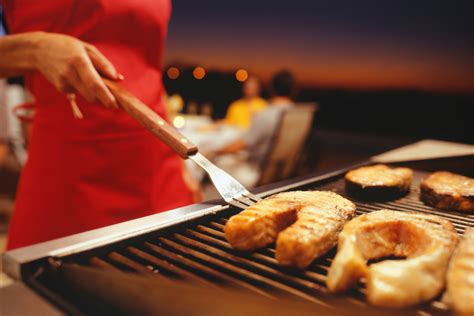 What is a Fish Spatula and Why Every Outdoor Cook Should Have One