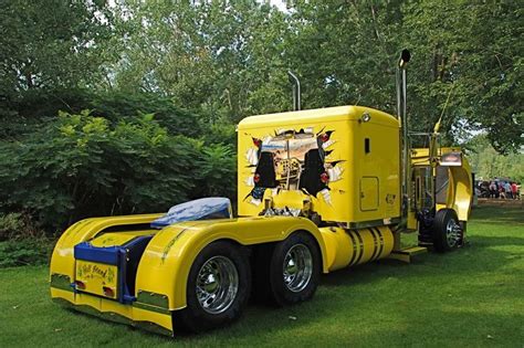 Cool Semi-Trucks | Cool Semi Truck Paint Jobs | found these on another site and fell in ...