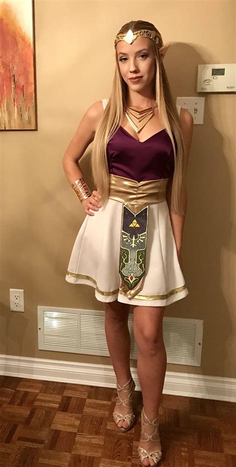 Princess Zelda | Zelda costume, Princess zelda halloween, Halloween outfits