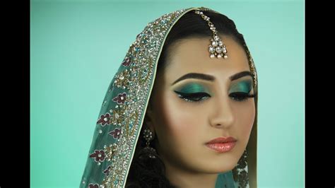 Indian Eyeliner Makeup Tutorial | Gaestutorial