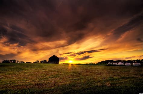 sunset on the farm | Country Farm Sunset | Farm pictures, Sunset, Farm life
