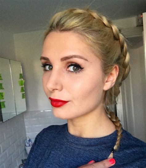 Indescribable Beauty 😍 😍 😍 : r/LaurenSouthern