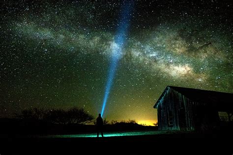 Man, flashlight, beam, night, stars, dark, HD wallpaper | Peakpx