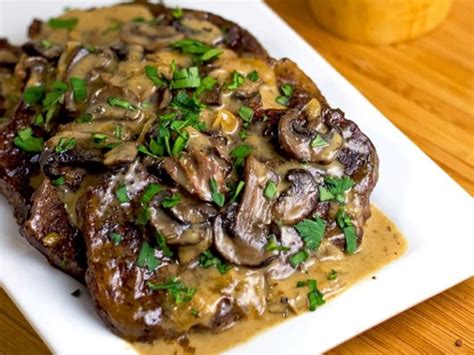 Swiss Steak with Cream Sauce Onions and Mushrooms – 99easyrecipes