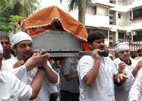 Sajid-Wajid's father's funeral - India Today