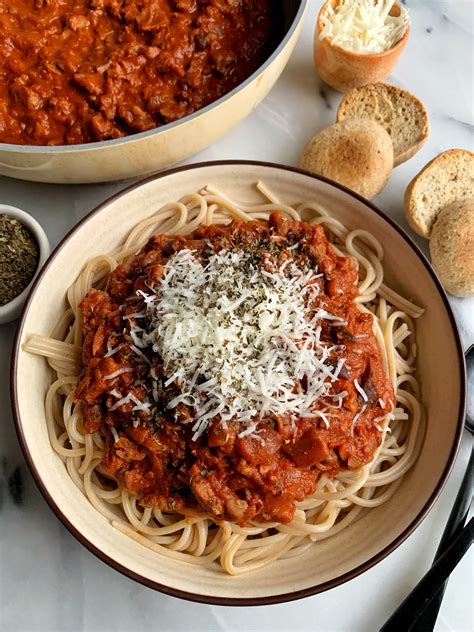 The Best Vegan Bolognese Pasta Recipe! - rachLmansfield