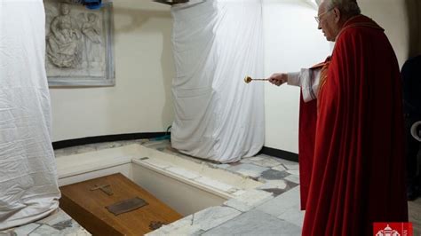 The Final Resting Place of Pope Benedict XVI – Papal Artifacts