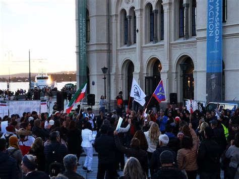 What flag is it? Seen at an iranian protest. : r/vexillology