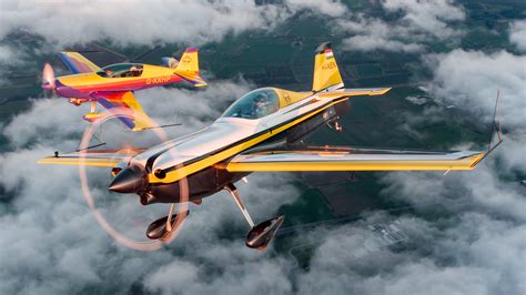 How Aerobatic Flight Training is the Great Leveler | AvBuyer