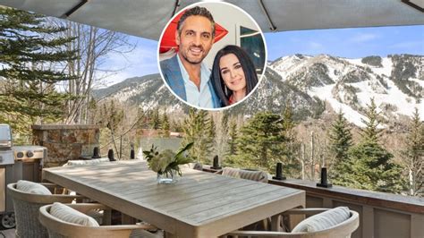 Mauricio Umansky, Kyle Richards Channel Good Vibes at New Aspen House ...