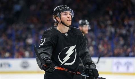 Lightning's Point out indefinitely with upper-body injury | NHLPA.com