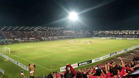 BALI UNITED VS PERSELA (03 Sept 2017) - One stadium One chant. - YouTube