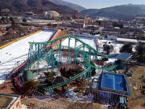 Chaos and Kanji: Gyeongju World Amusement Park, Gyeongju