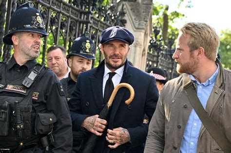 Former England soccer captain Beckham queues to see Queen Elizabeth's ...