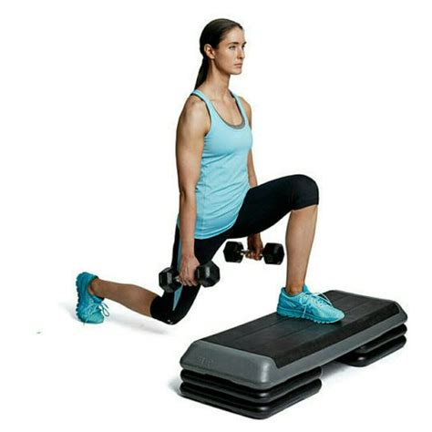 Step Walking Lunges by Sonia R. - Exercise How-to - Skimble