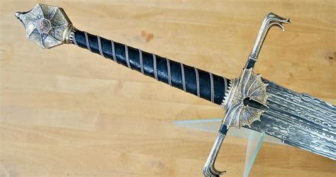 House of the Dragon's Blackfyre & Dark Sister, by Peter Johnsson from Sweden : r/SWORDS