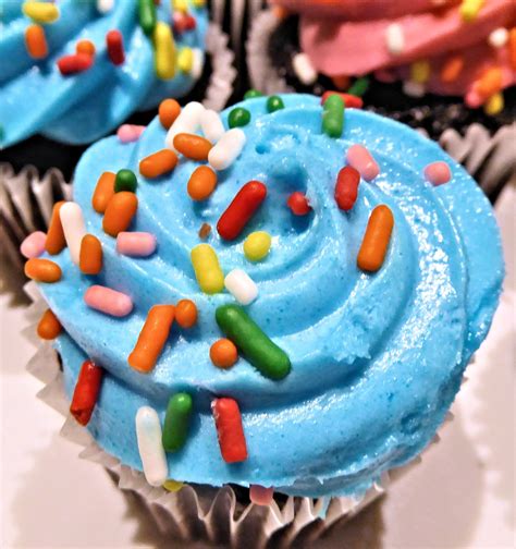 Free Images : sweet, food, dessert, birthday cake, icing, sprinkles, sugar paste, buttercream ...