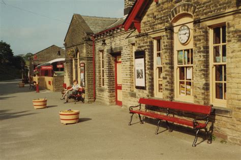 UK Photo And Social History Archive | Stations | Oakworth Station ...