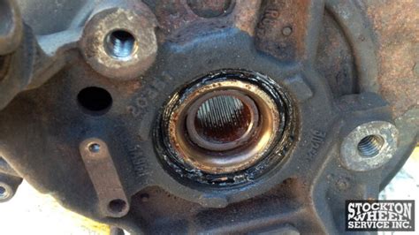 How to Tell If A Wheel Bearing Is Bad? 8 Symptoms & Causes