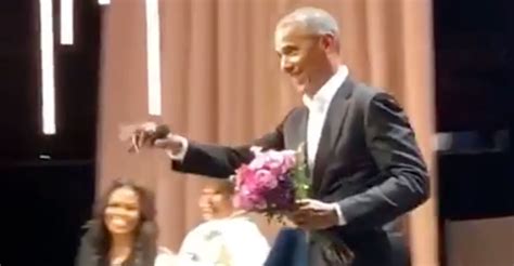 Barack Obama Makes Surprise Appearance During Michelle's Book Tour | HuffPost