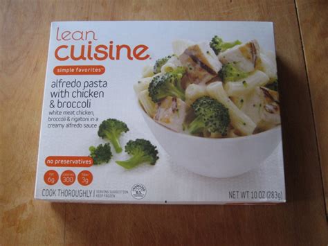 Frozen Friday - Lean Cuisine - Alfredo Pasta with Chicken and Broccoli ...