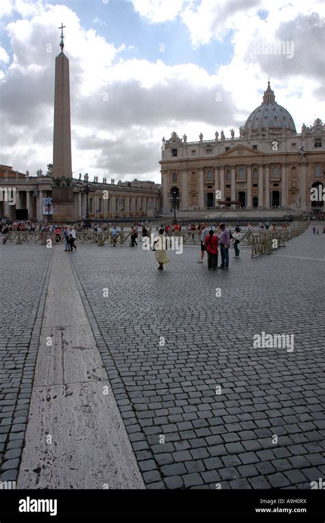 St Peter's Square, Vatican City Stock Photo - Alamy