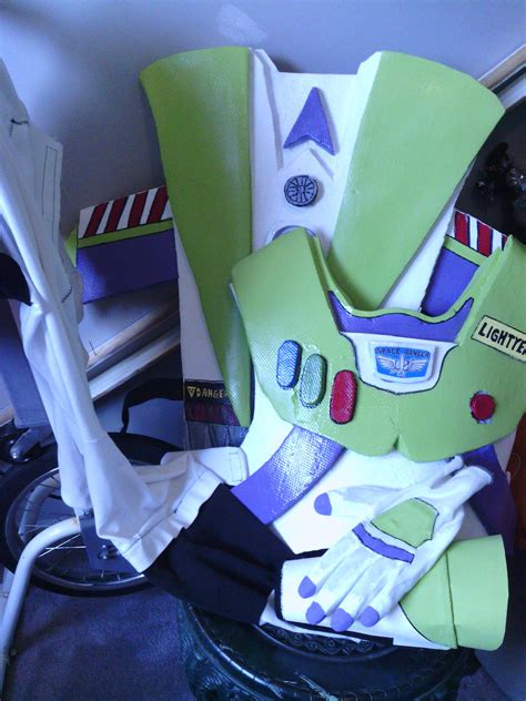 Buzz Lightyear. Homemade Costume | Mom made me! | Buzz lightyear ...