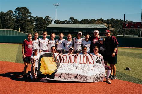 Lovelady Lady Lions Presented Keys to the City - The Messenger News