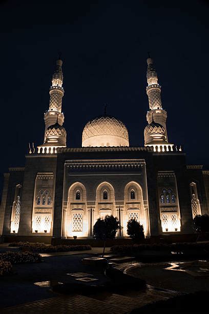 20+ Jumeirah Mosque Night Stock Photos, Pictures & Royalty-Free Images ...